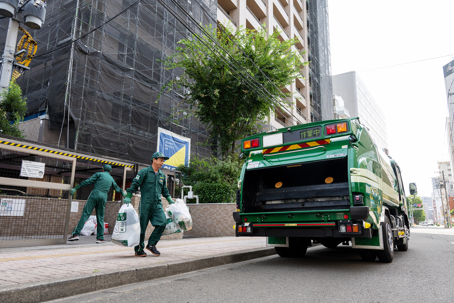 家庭ごみ収集業務の1日 06