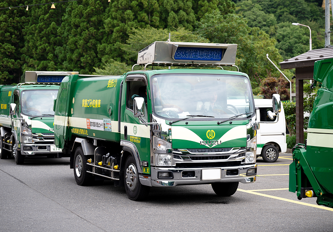 次世代バイオディーゼル燃料を使用したパッカー車