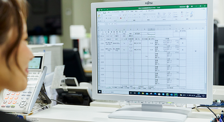 森谷課長代理作業風景イメージ