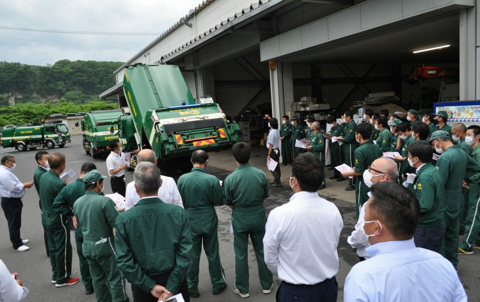 パッカー車の安全講習会を開催しました（令和4年6月）