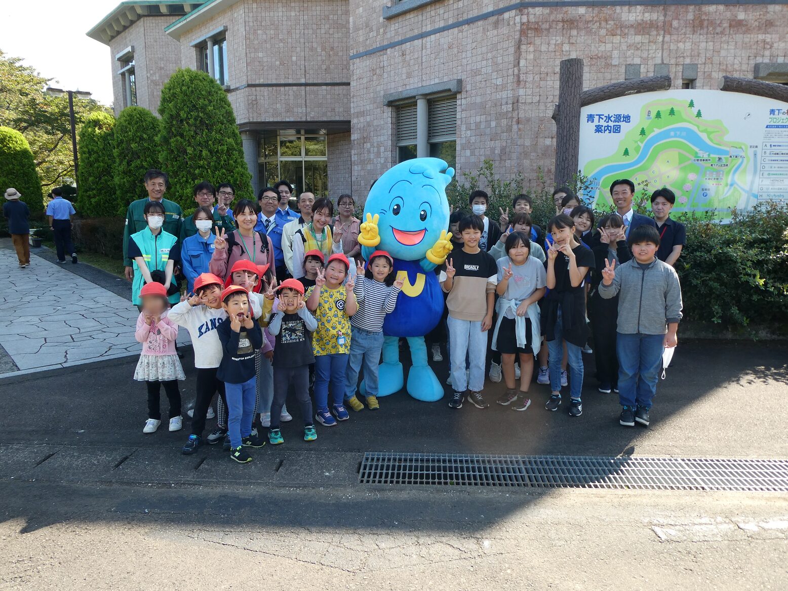 青下の杜プロジェクト花植え体験（令和６年１０月）