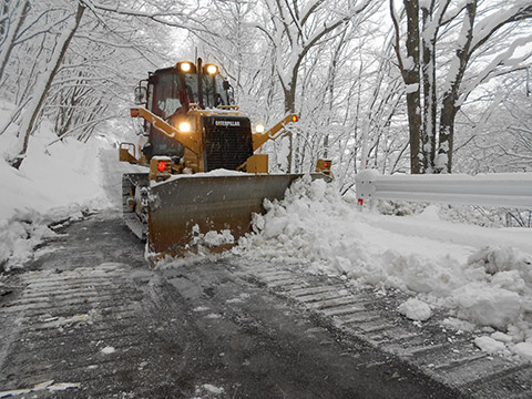 除雪・凍結防止作業